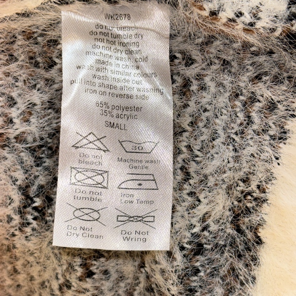Cardigan - Picture 4 of 4